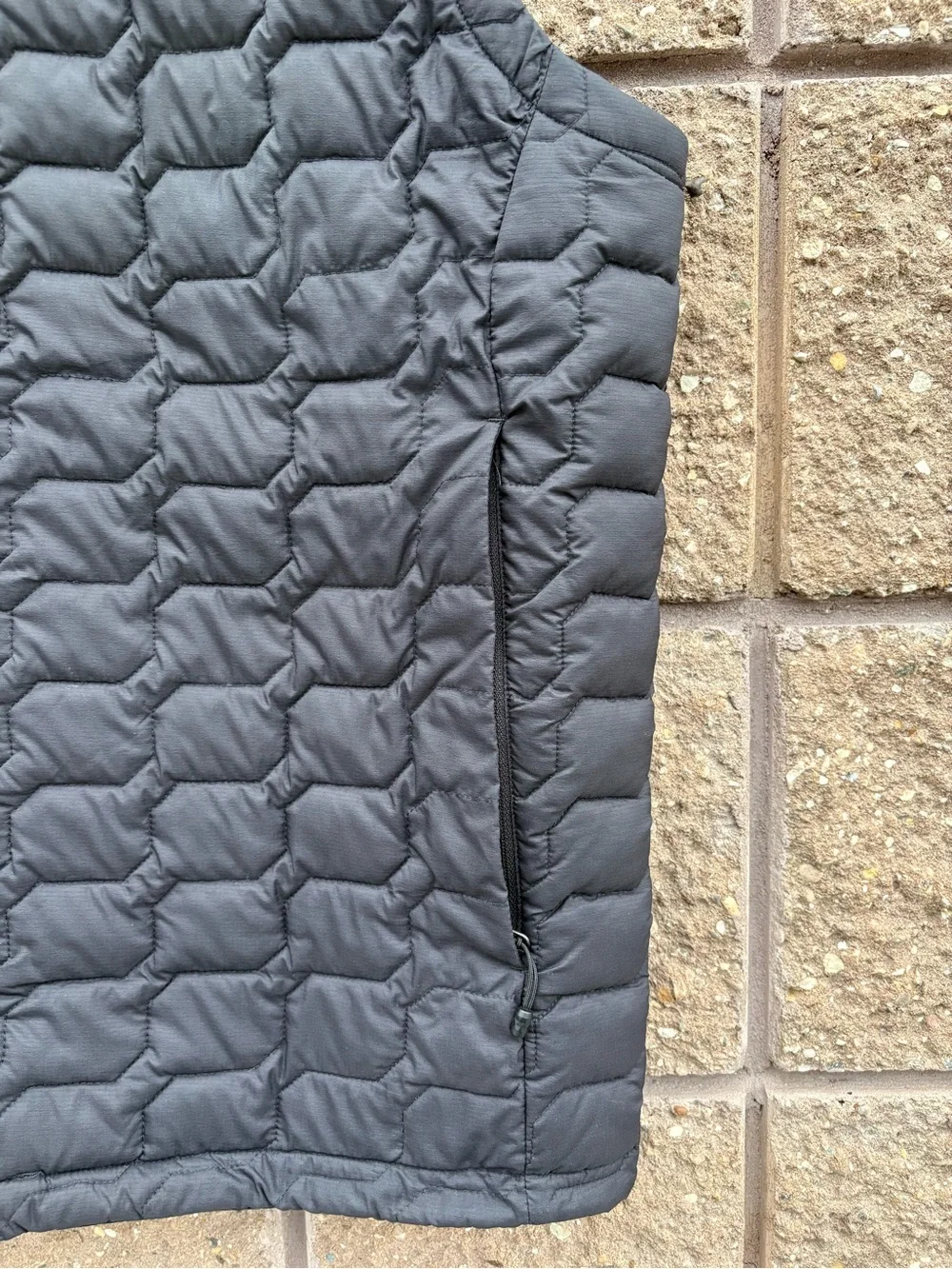 The North Face Men's Black Thermoball Quilted Insulated Vest